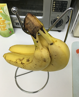 「バナナスタンド（バナナホルダー）」を100円ショップ（キャン★ドゥ）で買ってみました