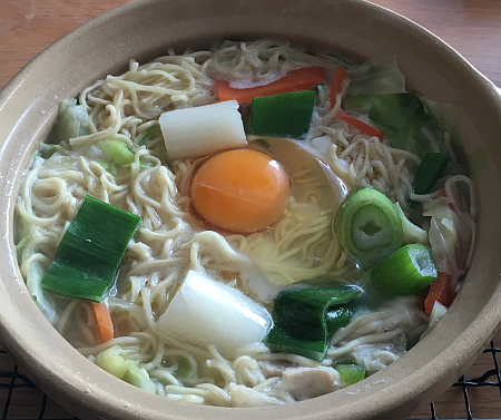 1人用土鍋でのインスタントラーメンは 3倍おいしい