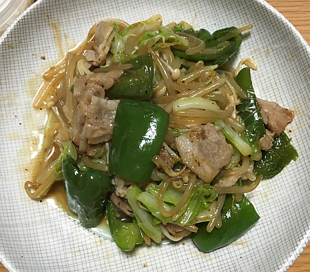 「野菜炒め」と「肉もやし炒め」のレシピを合わせて「肉野菜炒め」に挑戦