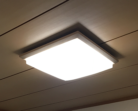 仕事部屋の蛍光灯を「LED シーリングライト HH-CS0650A」に交換した理由と使用感レビュー