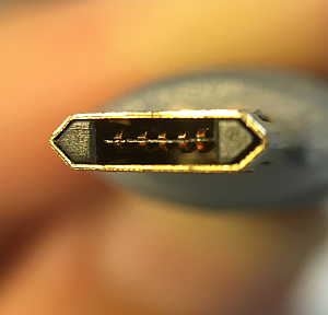 microUSB コネクター側も両面挿せる急速充電対応ケーブル「500-USB038」の使用感レビュー