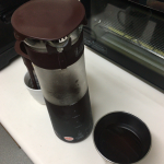 <span class="title">「HARIO (ハリオ) 水出しコーヒーポット（MCPN-14CBR）」でアイスコーヒーをたっぷり抽出</span>