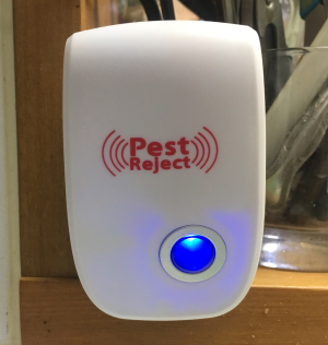キッチンのコバエ対策に超音波式虫除け器「Pest Reject」を買って検証中ですが効果はあるみたい