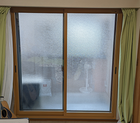 北向き窓で冬の冷気が悩みの寝室にも「内窓（プラマードU）」を取り付けて夜の底冷えが大きく改善